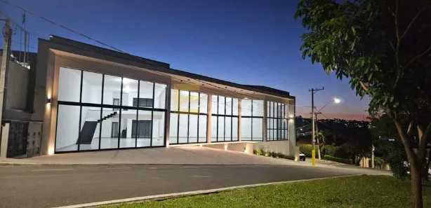 Prédio Inteiro para alugar, 556m² no Jardim Santo Antônio, Valinhos