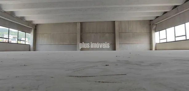 Galpão / Depósito / Armazém para alugar, 675m² no Laranjeiras, Caieiras