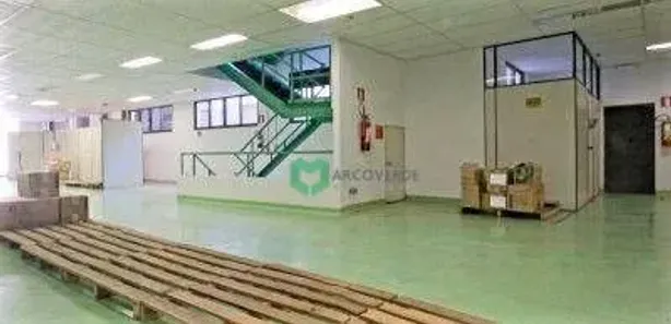 Foto do imóvel - Prédio comercial com (3) pavimentos.