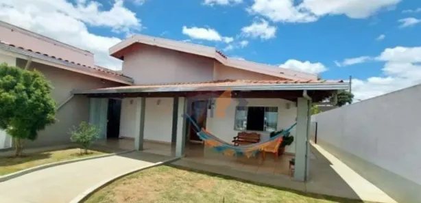 Fazenda / Sítio / Chácara com 3 Quartos para venda ou aluguel, 400m² no Jardim Colibri, Marília