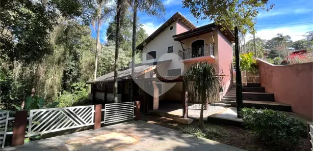 Casa de Condomínio com 2 Quartos para venda ou aluguel, 400m² no Caraguatá, Mairiporã