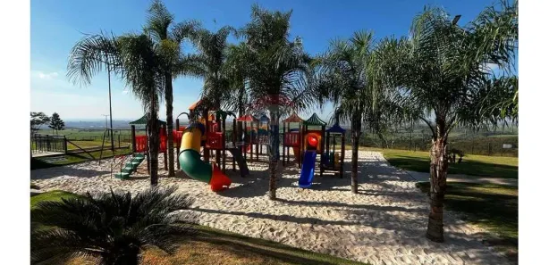 Casa de Condomínio com 3 Quartos para alugar, 204m² no , Cravinhos