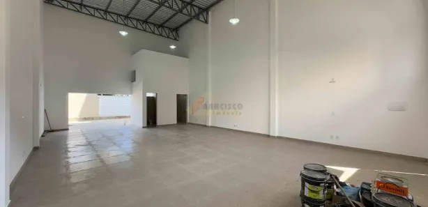 Galpão / Depósito / Armazém à venda, 120m² no Jardim Nova América, Divinópolis