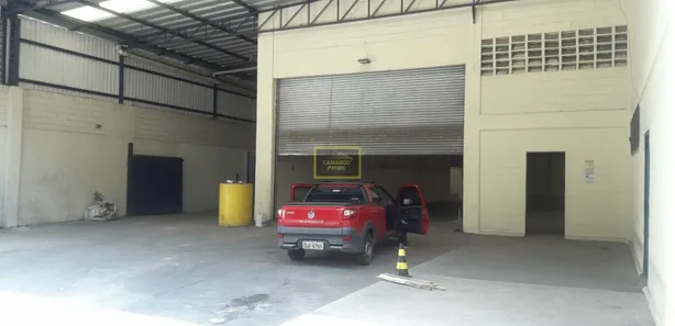 Galpão / Depósito / Armazém para venda ou aluguel, 2847m² no Jardim Triângulo, Taboão da Serra