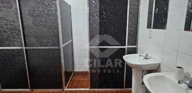 Galpão / Depósito / Armazém para venda ou aluguel, 750m² no Humaitá, Porto Alegre
