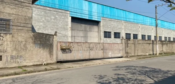Galpão / Depósito / Armazém à venda, 2640m² no Centro, Embu-Guaçu