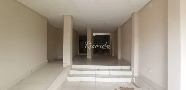 Loja / Salão / Ponto Comercial com 2 Quartos para alugar, 130m² no Vila Aratimbo, Arapongas