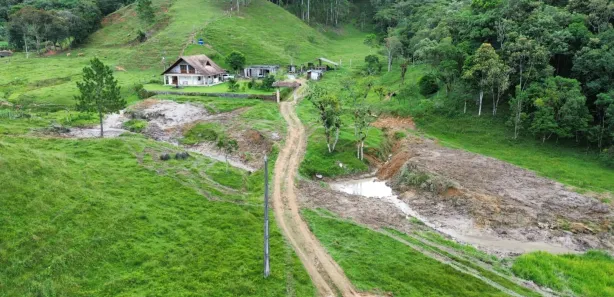 Fazenda / Sítio / Chácara com 2 Quartos à venda, 65000m² no , Águas Mornas