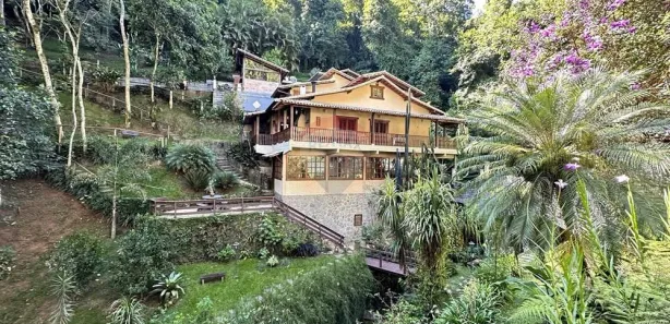 Casa de Condomínio com 5 Quartos à venda, 502m² no Corrêas, Petrópolis