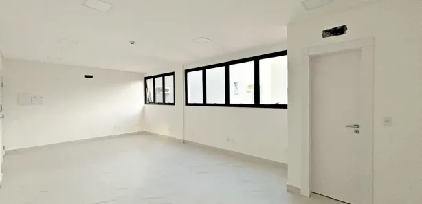 Conjunto Comercial / Sala para alugar, 38m² no Velha, Blumenau
