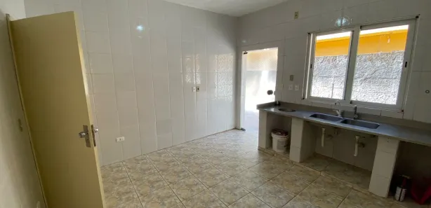 Casa com 2 Quartos para alugar, 100m² no Chácaras Ana Lúcia, Embu das Artes