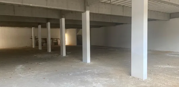 Galpão / Depósito / Armazém para venda ou aluguel, 1190m² no Edgar Pereira, Montes Claros