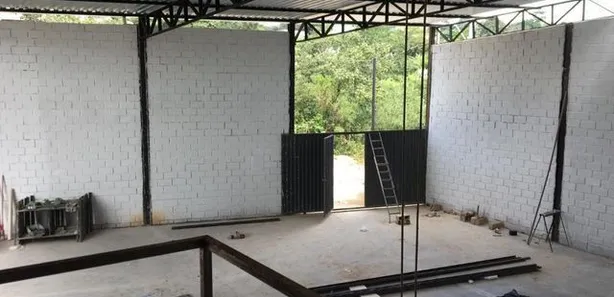 Galpão / Depósito / Armazém à venda, 310m² no Fernão Dias, Esmeraldas