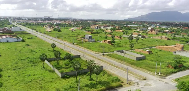Terreno / Lote / Condomínio com 1 Quarto para venda ou aluguel, 125m² no Centro, Maracanaú
