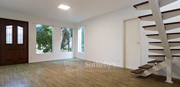 Casa de Vila com 4 Quartos para venda ou aluguel, 303m² no Sumaré, São Paulo