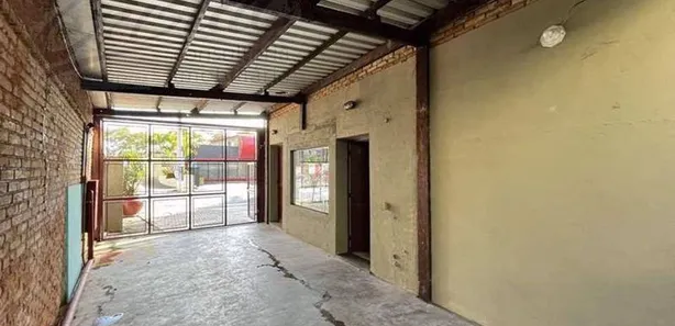 Loja / Salão / Ponto Comercial à venda, 351m² no Granja Viana, Cotia