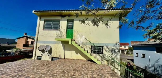 Loja / Salão / Ponto Comercial com 3 Quartos à venda, 270m² no São José, Santa Maria