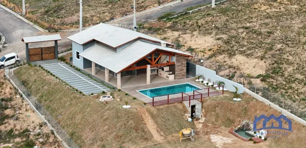 Fazenda / Sítio / Chácara com 3 Quartos à venda, 1000m² no , Mairinque