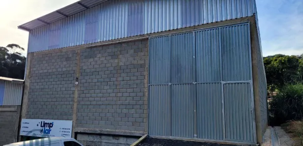 Galpão / Depósito / Armazém para alugar, 420m² no Meudon, Teresópolis