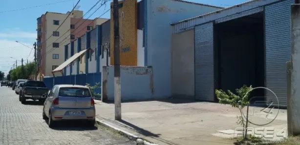 Galpão / Depósito / Armazém à venda, 360m² no Vila Julieta, Resende
