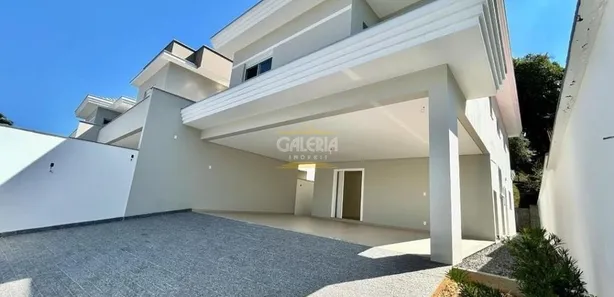Sobrado com 4 Quartos à venda, 271m² no América, Joinville