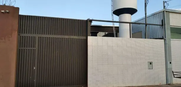 Galpão / Depósito / Armazém à venda, 600m² no Parque das Laranjeiras, Uberaba