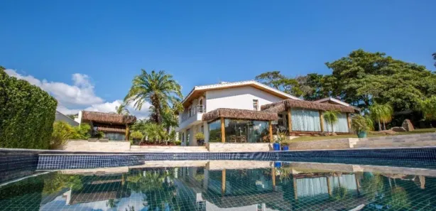 Sobrado com 4 Quartos à venda, 648m² no Vila Santista, Atibaia
