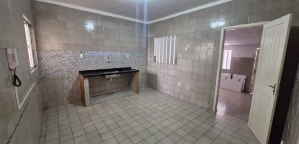Casa com 3 Quartos para alugar, 360m² no Jardim São Paulo, Recife