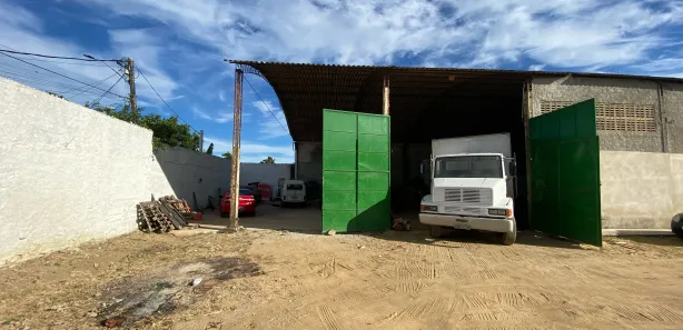 Galpão / Depósito / Armazém à venda, 1900m² no Parque Turf Club, Campos dos Goytacazes