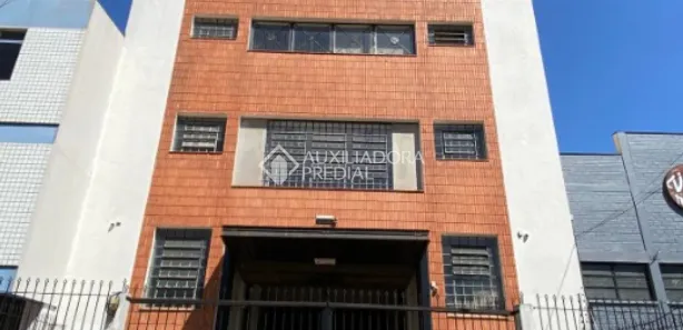 Galpão / Depósito / Armazém à venda, 712m² no São Geraldo, Porto Alegre