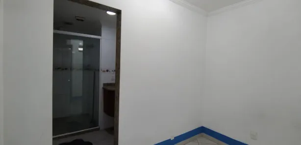 Galpão / Depósito / Armazém com 1 Quarto para alugar, 750m² no Centro, Nilópolis