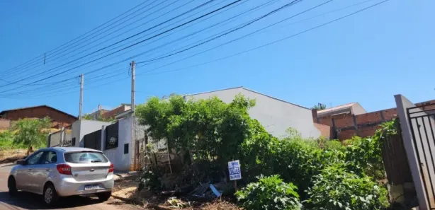 Terreno / Lote / Condomínio à venda, 275m² no Residencial Interlagos, Apucarana