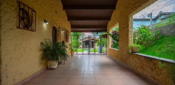 Fazenda / Sítio / Chácara com 3 Quartos à venda, 245m² no , Jarinu