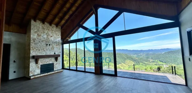 Fazenda / Sítio / Chácara com 3 Quartos à venda, 1600m² no Centro, São João Batista