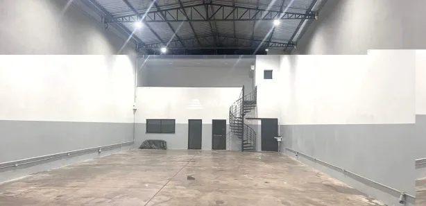 Galpão / Depósito / Armazém à venda, 256m² no Parque das Laranjeiras II, Uberaba