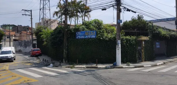 Casa Comercial com 3 Quartos para alugar, 247m² no Parque Assunção, Taboão da Serra