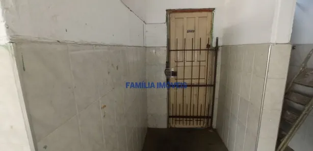 Prédio Inteiro à venda, 305m² no Parque São Vicente, São Vicente