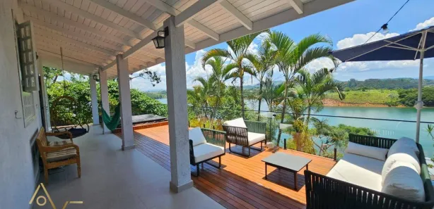 Fazenda / Sítio / Chácara com 3 Quartos à venda, 230m² no Portal da Igaratá, Igaratá