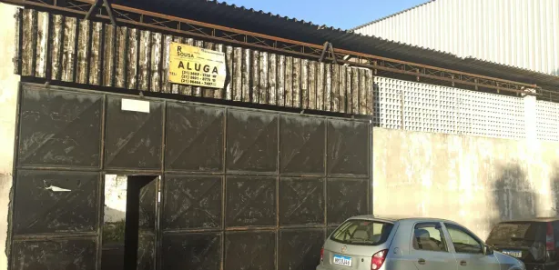 Galpão / Depósito / Armazém para alugar, 300m² no Laranjal, São Gonçalo