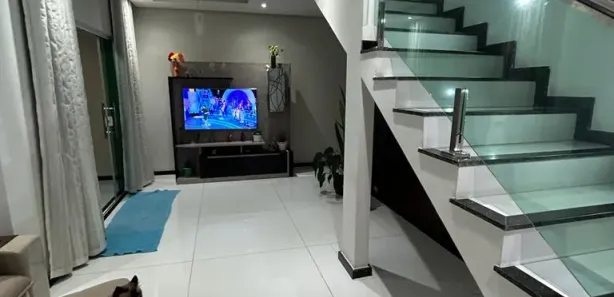 Sobrado com 5 Quartos à venda, 245m² no Felícia, Vitória da Conquista