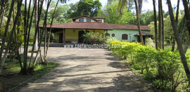 Fazenda / Sítio / Chácara com 5 Quartos à venda, 4700m² no Papucaia, Cachoeiras de Macacu