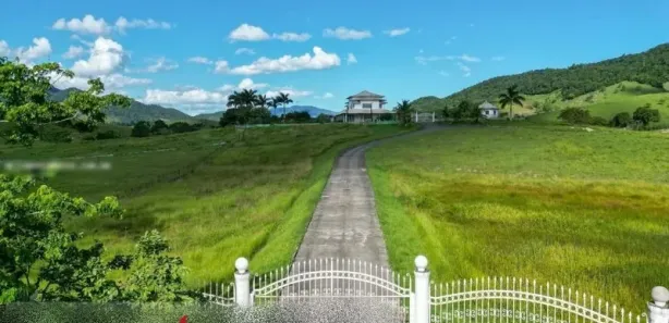 Fazenda / Sítio / Chácara com 4 Quartos à venda, 112000m² no Zona Rural, Tanguá