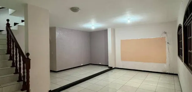Sobrado com 4 Quartos à venda, 180m² no Jardim das Praias, São Paulo