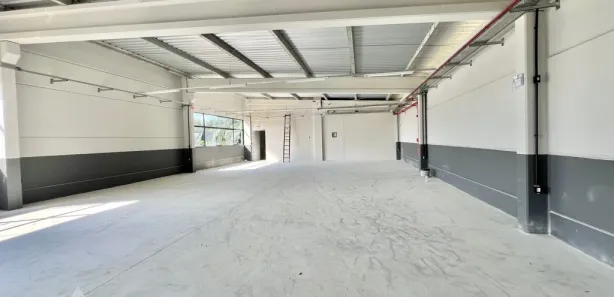 Galpão / Depósito / Armazém para alugar, 210m² no Do Salto, Blumenau