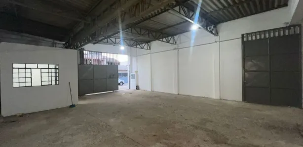 Galpão / Depósito / Armazém para alugar, 300m² no Jardim da Cidade II, Salto