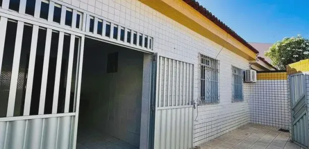 Casa com 3 Quartos à venda, 180m² no Luzia, Aracaju