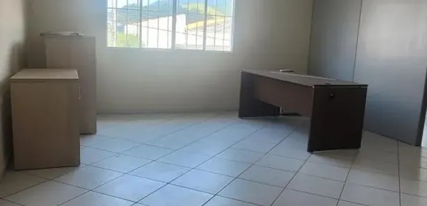 Galpão / Depósito / Armazém com 1 Quarto à venda, 300m² no Vila Amélia, São Sebastião