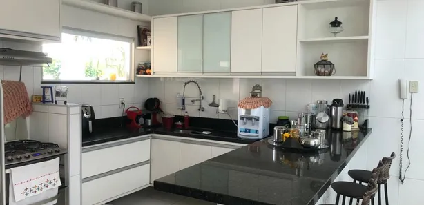 Casa de Condomínio com 6 Quartos para alugar, 790m² no Busca Vida (Abrantes), Camaçari