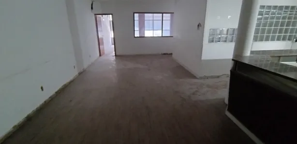 Conjunto Comercial / Sala para alugar, 300m² no Jardim Vinte e Cinco de Agosto, Duque de Caxias
