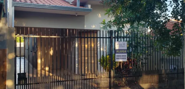 Casa com 3 Quartos para alugar, 72m² no Jardim São Clemente, Maringá